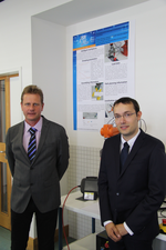 Prof. Alexander Winkler und Christian Thormann (v.l.) arbeiten im CCL3 an der Hochschule Mittweida