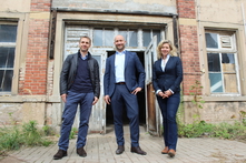 Freuen sich auf den Start im 'Incubator': Prof. Jan Schaaf (Hochschule Mittweida), Raymond Uhling (Volksbank Mittweida) und Prof. Anika Dittmar (Hochschue Mittweida) (v.l) 