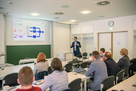 Jan Thomanek (iav GmbH) beim Vortrag in der Tagungsgruppe Mobilität: elektrisch-vernetzt-autonom