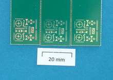 Schichtsystem aus Kupfer, Nickel und Gold auf einem fotolithographisch strukturierten Demonstrator (Foto: Johannes Näther)