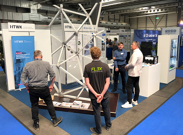 Messestand der Hochschule für Technik, Wirtschaft und Kultur Leipzig und der Hochschule Mittweida.