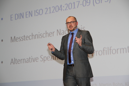 Prof. Marco Gerlach referiert zur "Klaren Kante"
