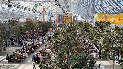 Blick in die Buchmessehalle 