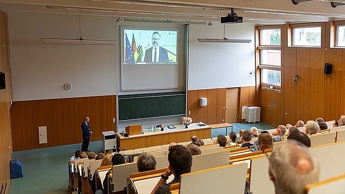 Eröffnet: Grußwort des Staatsministers Sebastian Gemkow Staatsminister Sebastian Gemkow