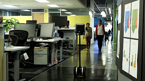 Der Roboter "Double 3" der Firma Double Robotics erlaubt es den eigenen Arbeitsplatz zu besuchen, ohne selbst vor Ort sein zu müssen.